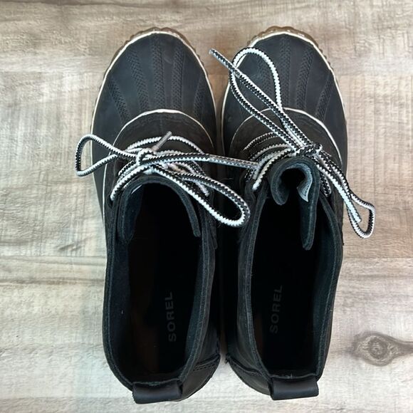 Sorel Black Lace-Up Leather Boots Black
Duck rain ankle size 7 - Picture 9 of 9